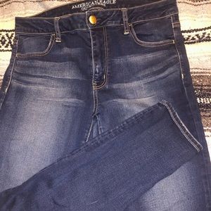 AMERICAN EAGLE JEANS